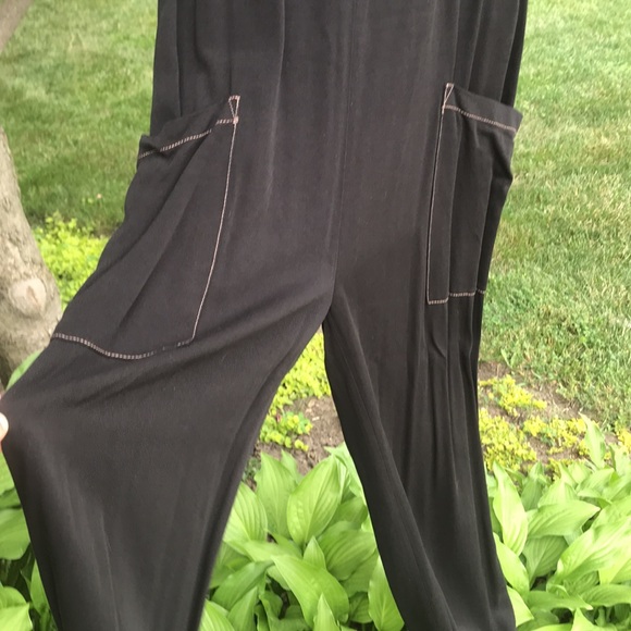 Canal 🇧🇷 Back Zip Jumpsuit with Contrast Stitches - Picture 9 of 16